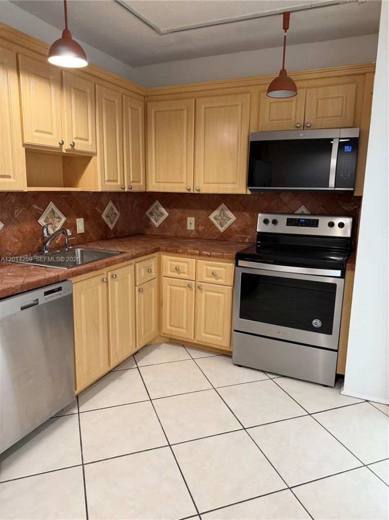 20100 W Country Club Dr , Unit 1606, Aventura, FL 33180 Photo