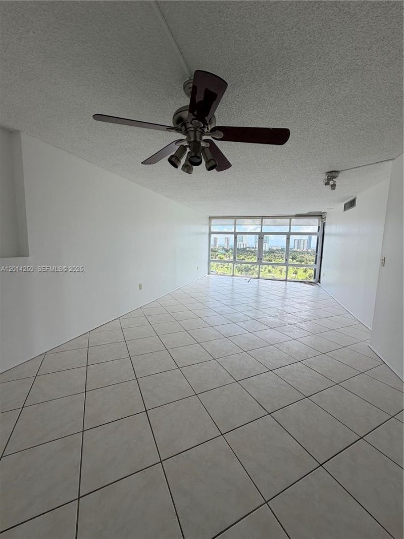 20100 W Country Club Dr , Unit 1606, Aventura, FL 33180 Photo