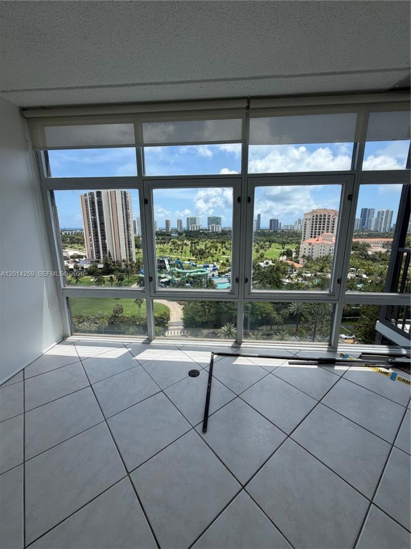 20100 W Country Club Dr , Unit 1606, Aventura, FL 33180 Photo