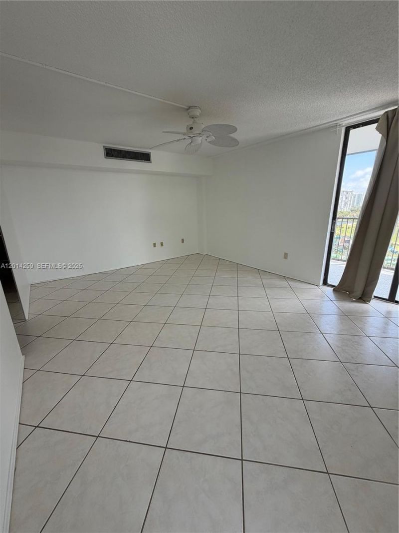 20100 W Country Club Dr , Unit 1606, Aventura, FL 33180 Photo