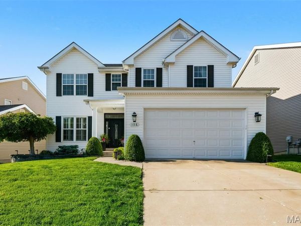 176 Berry Manor Circle, St Peters, MO 63376