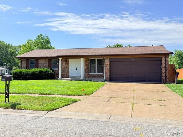 1052 Deleon Court, Fenton, MO 63026