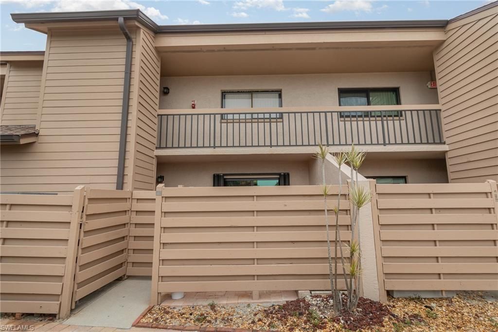 898 Buttonwood Dr, Unit 105, Fort Myers Beach, FL 33931 Photo