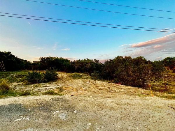 17612 Village DR , Dripping Springs, TX 78620