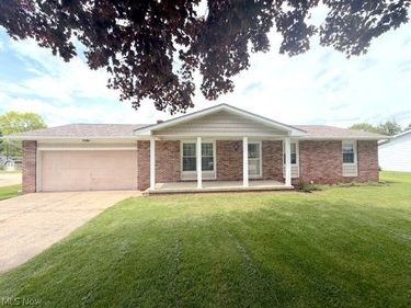 1172 2nd Street SW, New Philadelphia, OH 44663