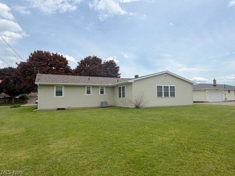 1172 2nd Street SW, New Philadelphia, OH 44663 Photo 2