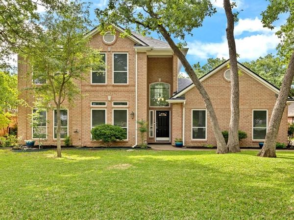 814 Red Oak Drive, Mansfield, TX 76063