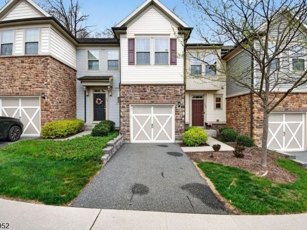 104 Albert Ct, Randolph, NJ 07869