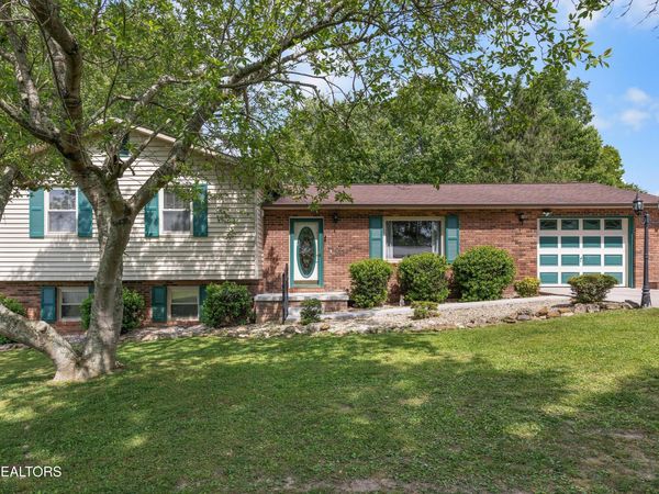112 Shannon Rd, Jacksboro, TN 37757