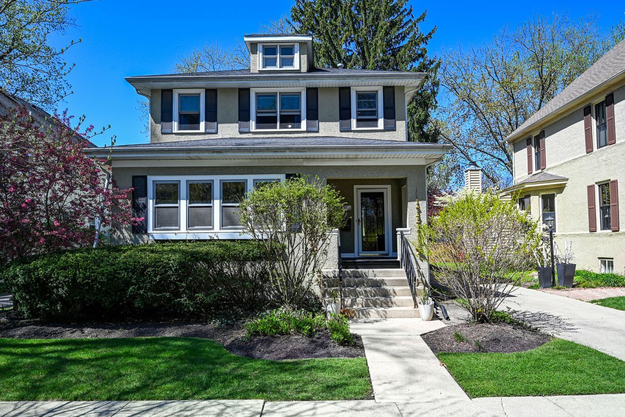 426 N Waiola Avenue, La Grange Park, IL 60526 Main Photo