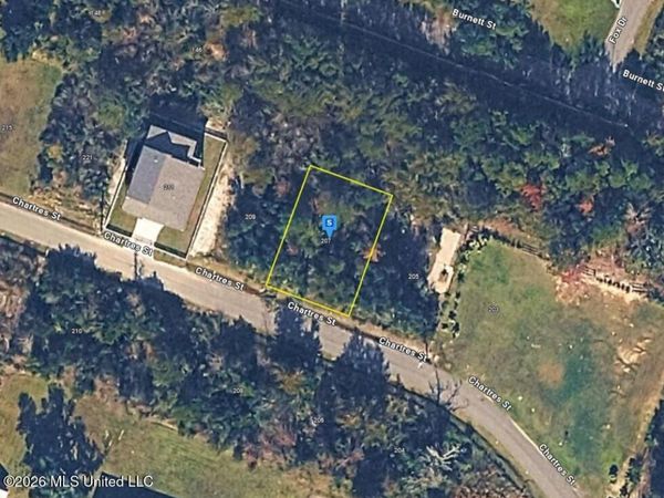207 Chartres Street, Bay Saint Louis, MS 39520