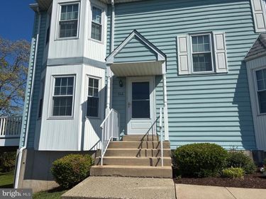 566 APPLEWOOD COURT, UPPER CHICHESTER, PA 19014