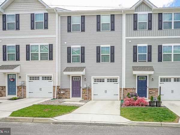 16 FIELDCREST , BLACKWOOD, NJ 08012