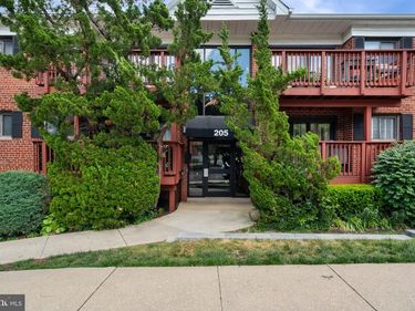 205 SKYHILL ROAD, Unit 8, ALEXANDRIA, VA 22314