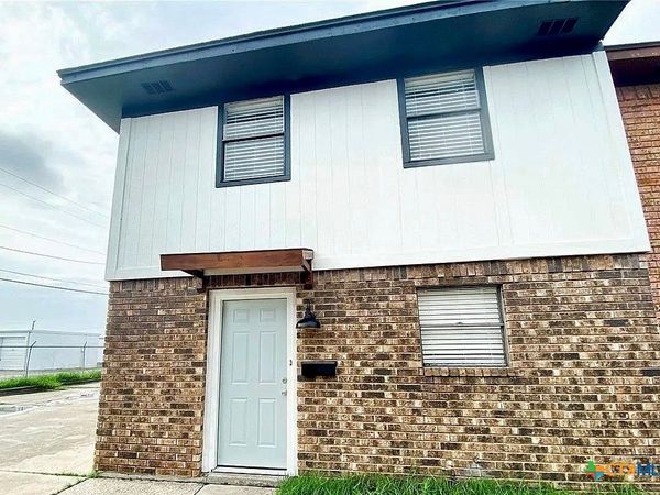 1905 N Ben Wilson Street, Unit 10, Victoria, TX 77901