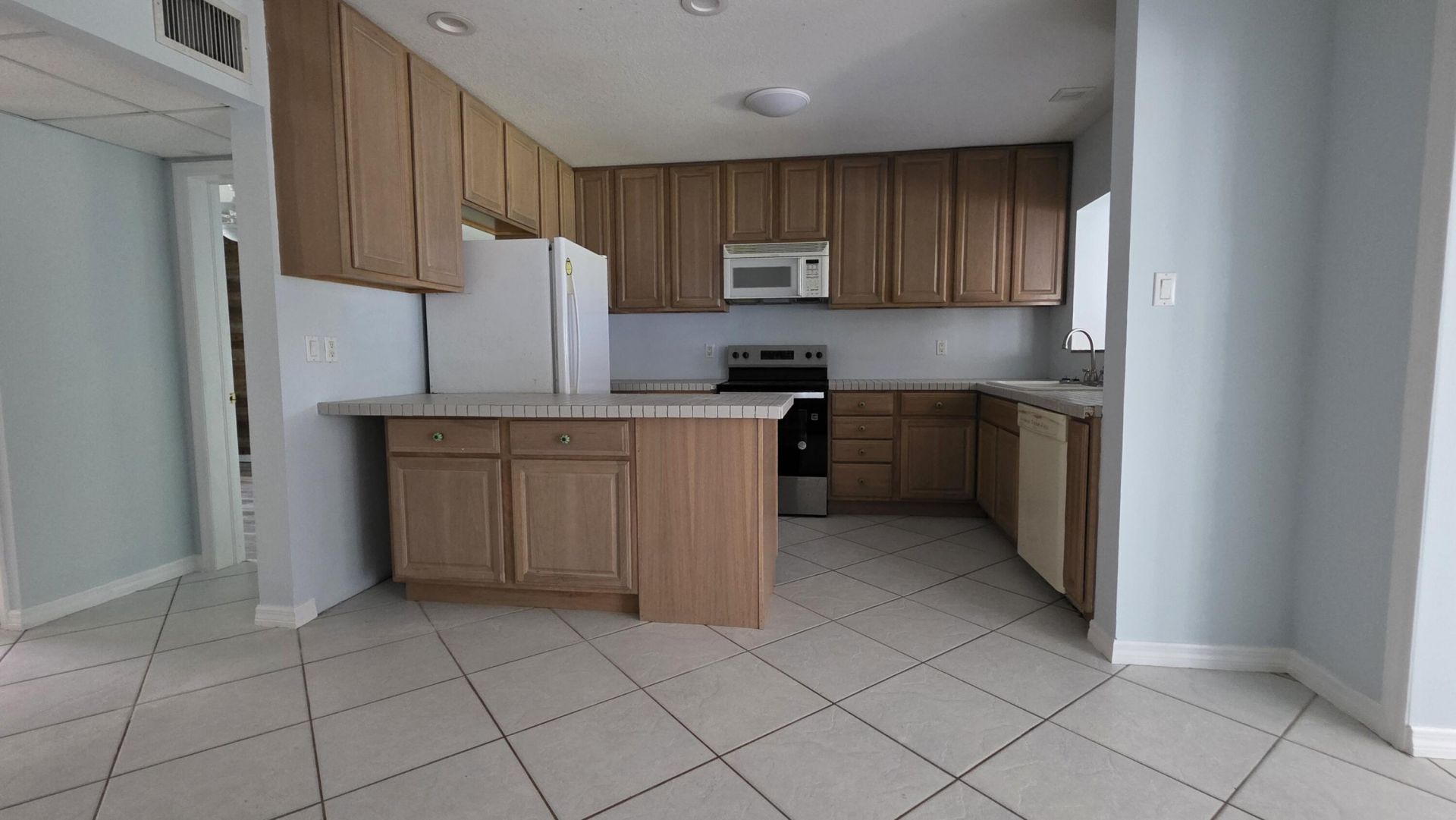 1125 S Ocean Drive, Unit B, Hutchinson Island, FL 34949 Photo