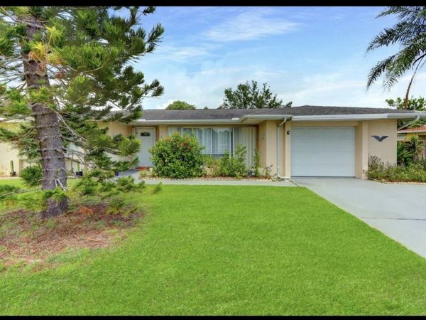 216 NE Mainsail Street, Port St. Lucie, FL 34983