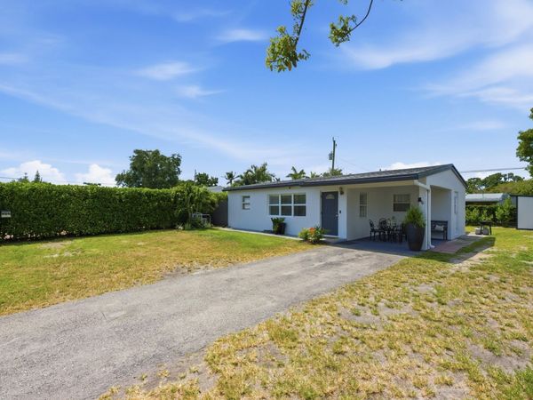 330 NE 59th Court, Oakland Park, FL 33334