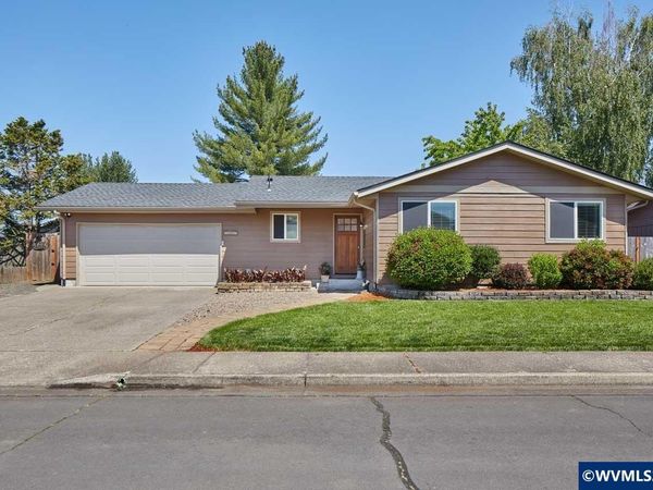 2831 SE Glenn St, Corvallis, OR 97333