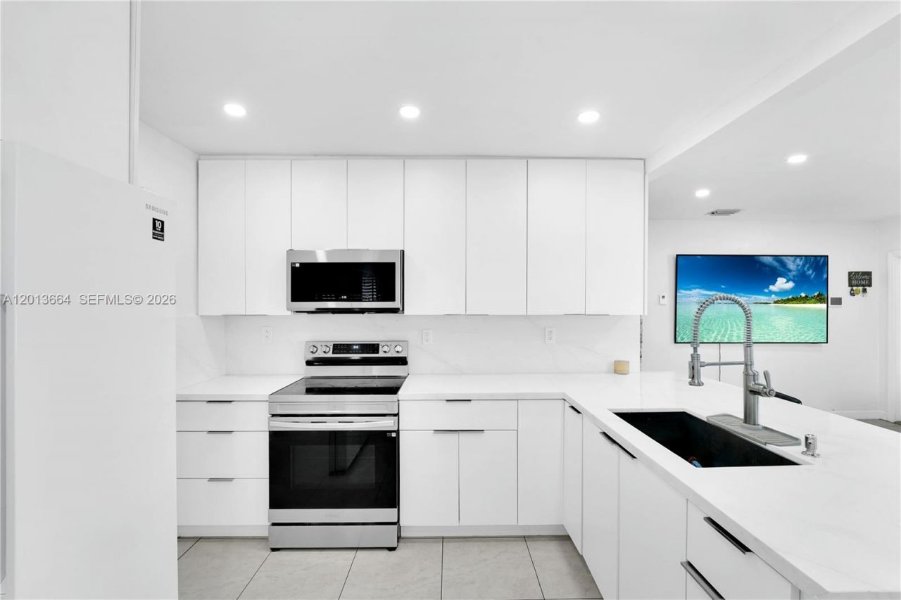 9425 NW 36th Ave , Miami, FL 33147 Photo