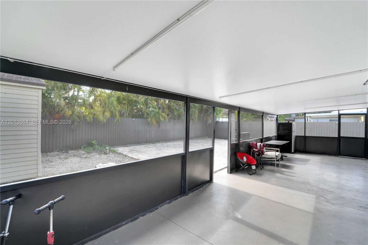 9425 NW 36th Ave , Miami, FL 33147 Photo