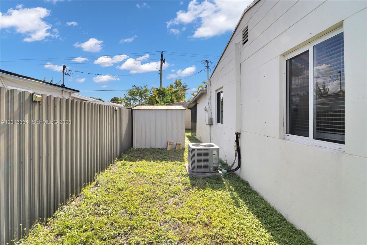 9425 NW 36th Ave , Miami, FL 33147 Photo