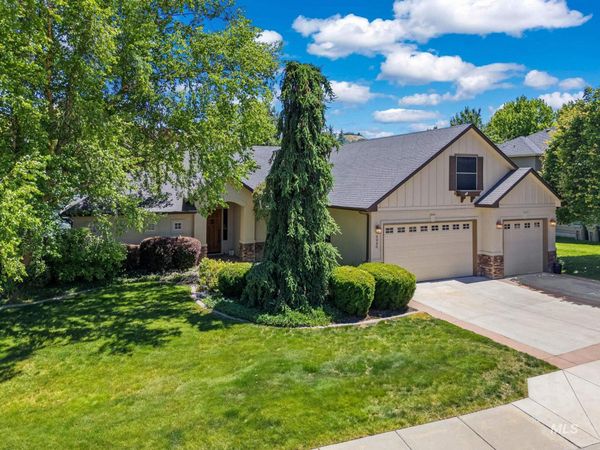 4946 N Villa Ridge Way, Boise, ID 83703