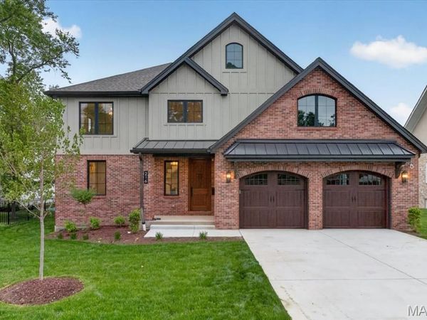 216 W Essex Avenue, Kirkwood, MO 63122
