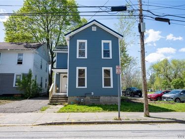 7 Pleasant Street, Le Roy, NY 14482