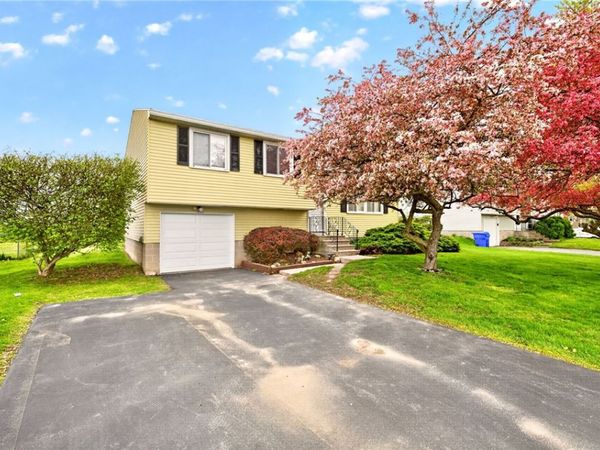 17 Fox Hollow Drive , Hamlin, NY 14464