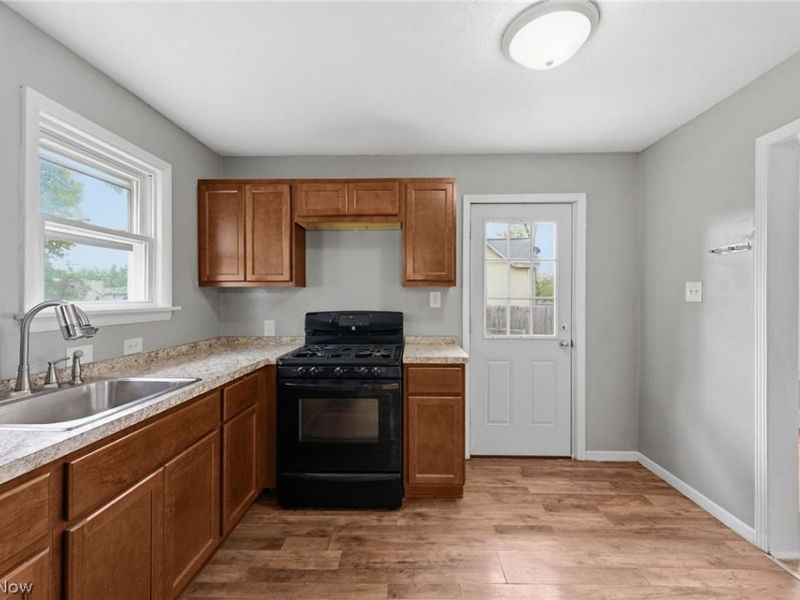 586 Newell Street, Painesville, OH 44077 Photo 10