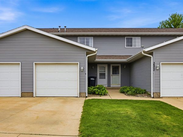 3800 Deer Valley Drive, Unit B, Marion, IA 52302