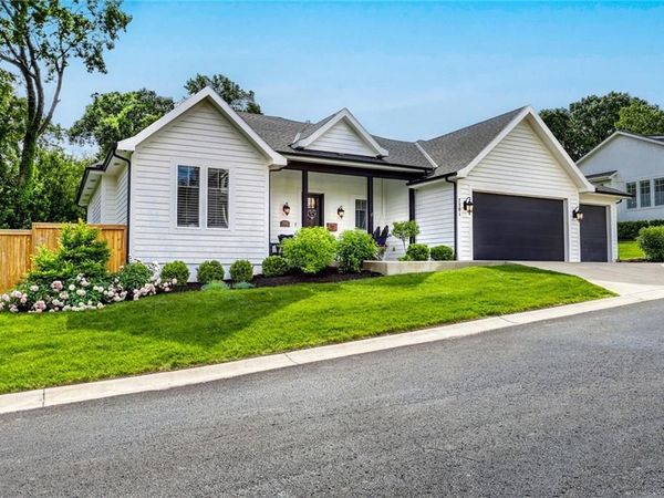 7501 Chadwick Court, Prairie Village, KS 66208