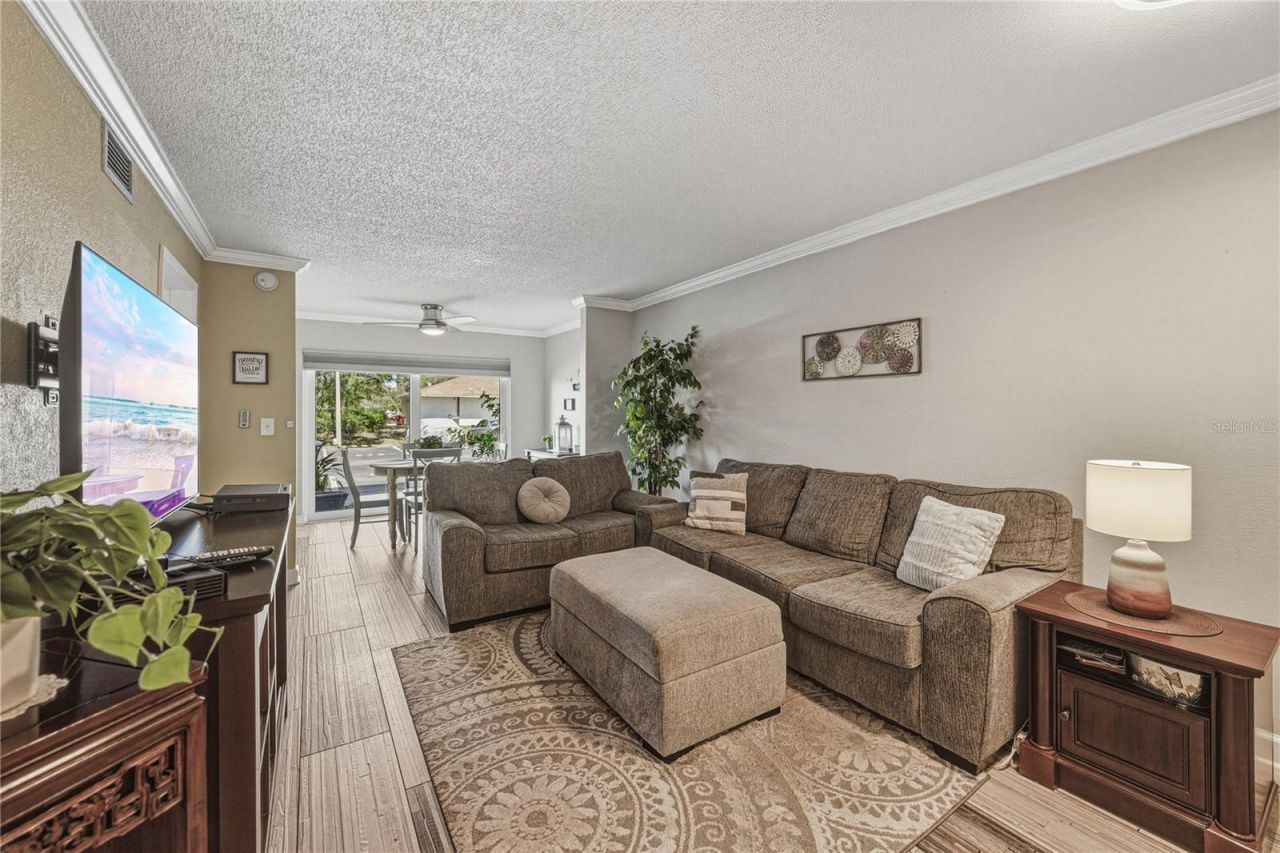 801 83rd Avenue N, Unit 108, Saint Petersburg, FL 33702 Photo