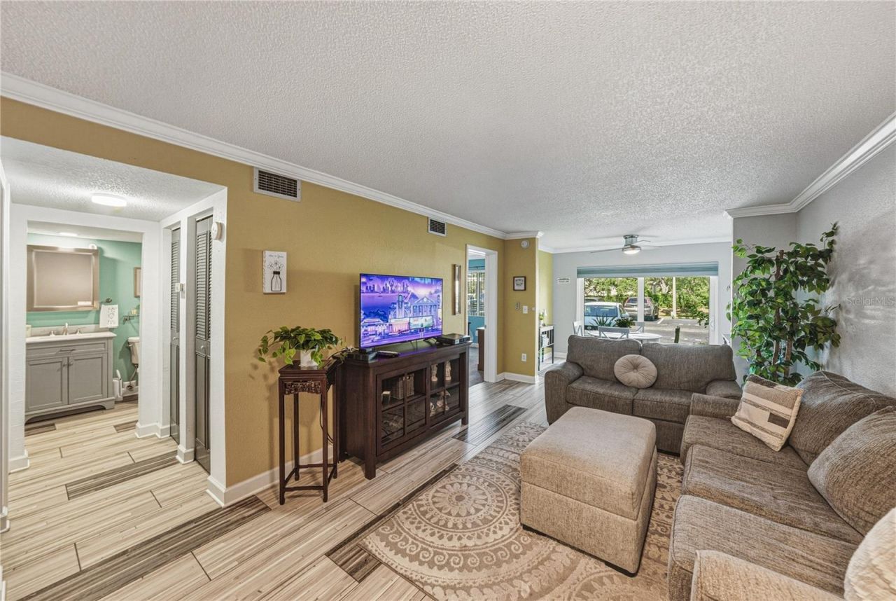 801 83rd Avenue N, Unit 108, Saint Petersburg, FL 33702 Photo