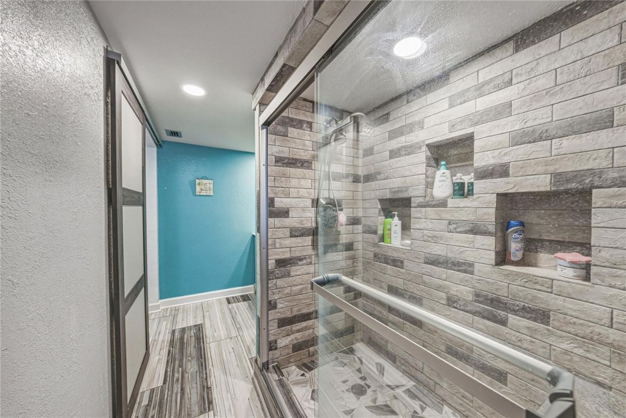 801 83rd Avenue N, Unit 108, Saint Petersburg, FL 33702 Photo