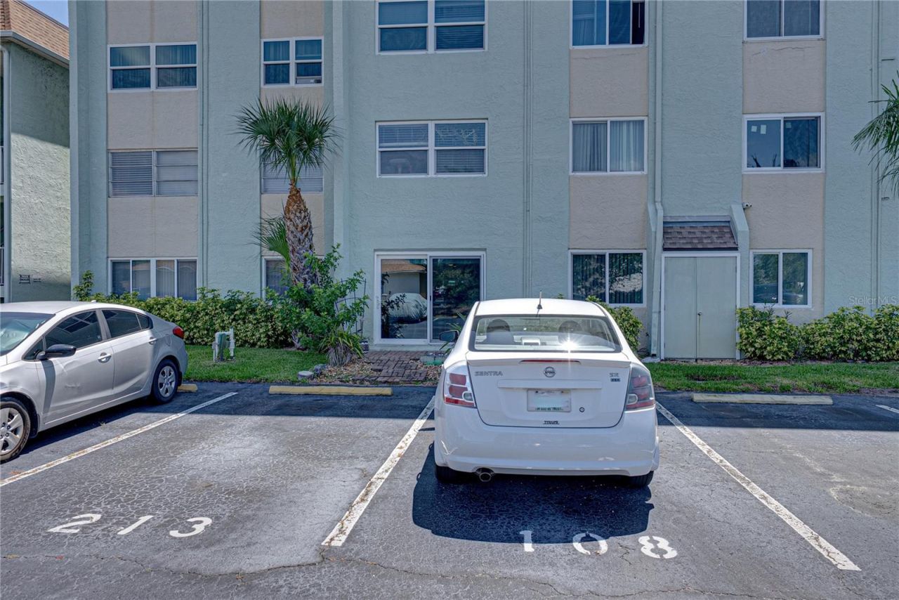 801 83rd Avenue N, Unit 108, Saint Petersburg, FL 33702 Photo