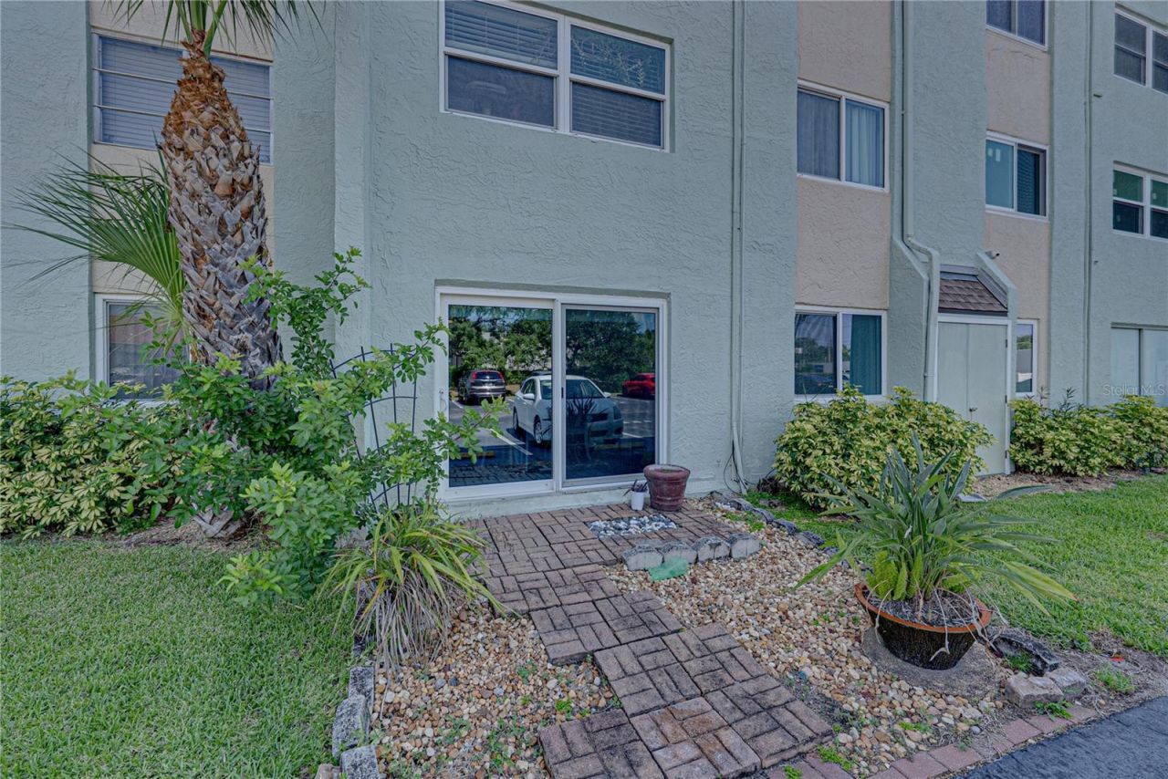 801 83rd Avenue N, Unit 108, Saint Petersburg, FL 33702 Photo