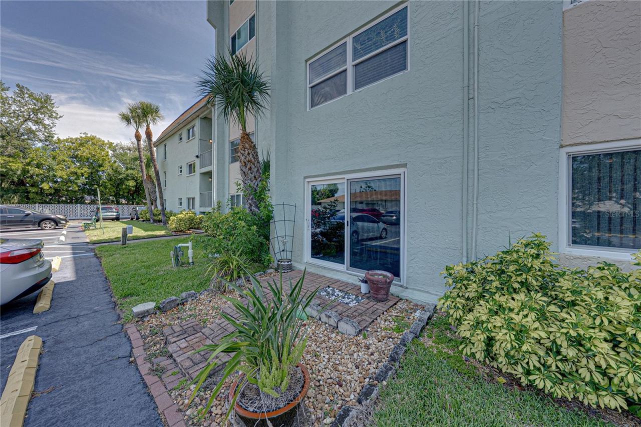 801 83rd Avenue N, Unit 108, Saint Petersburg, FL 33702 Photo