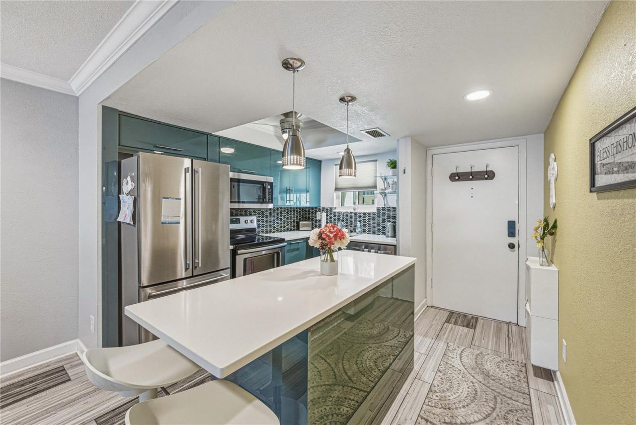801 83rd Avenue N, Unit 108, Saint Petersburg, FL 33702 Photo