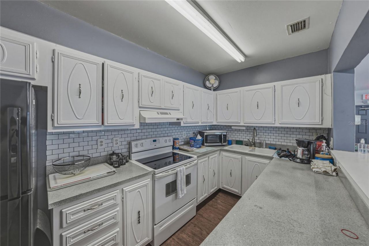801 83rd Avenue N, Unit 108, Saint Petersburg, FL 33702 Photo