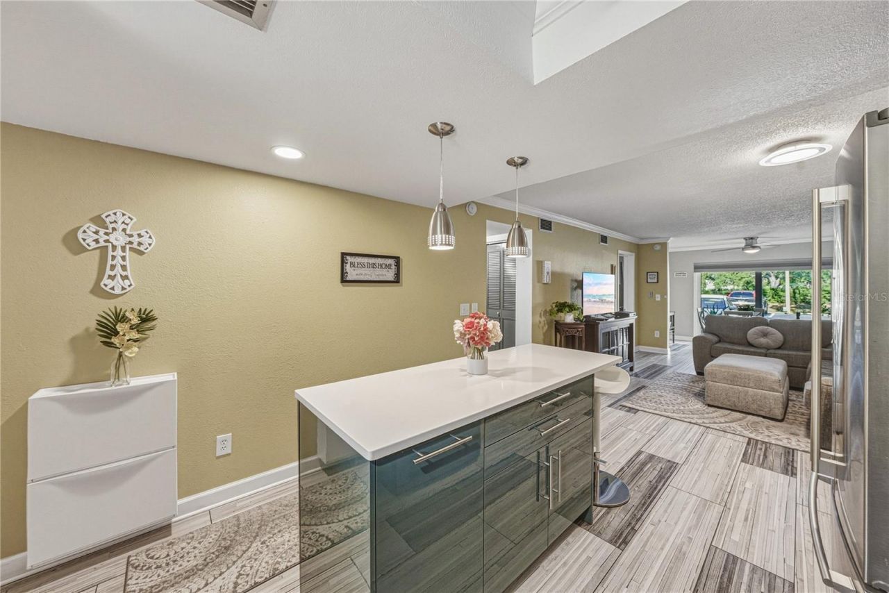 801 83rd Avenue N, Unit 108, Saint Petersburg, FL 33702 Photo