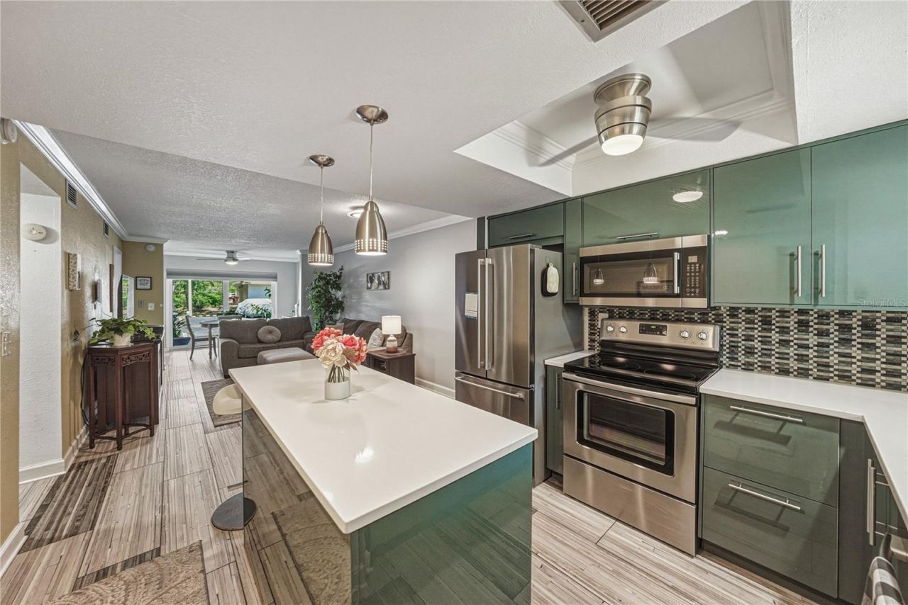 801 83rd Avenue N, Unit 108, Saint Petersburg, FL 33702 Photo
