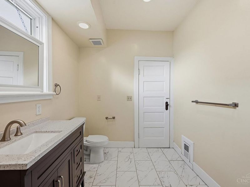 3559 Vista Avenue, Cincinnati, OH 45208 Photo 32