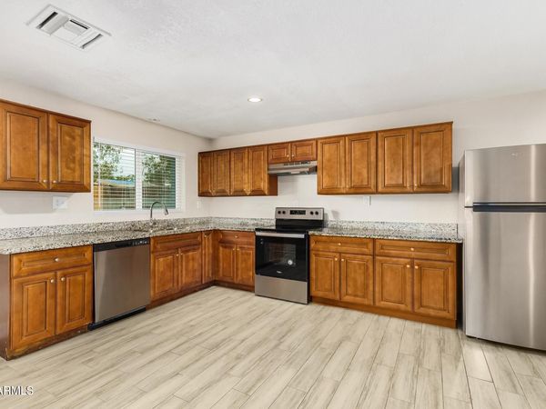 115 N 33RD Avenue, Phoenix, AZ 85009