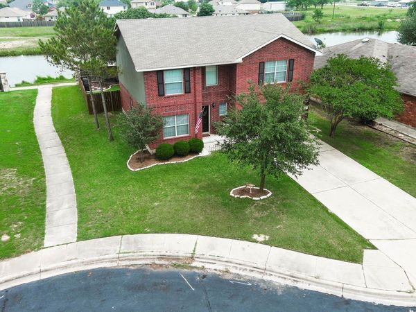 104 Trapper TRL, Bastrop, TX 78602