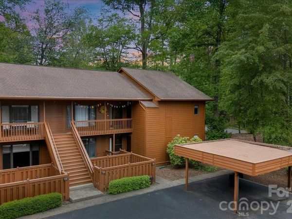 16 Woodsong Lane, Brevard, NC 28712