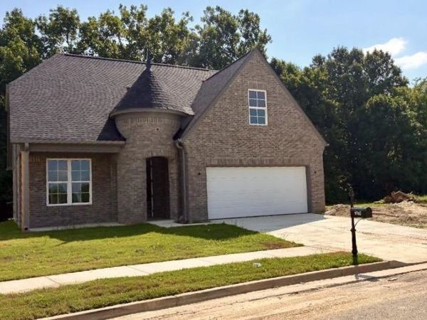 9760 N BLOOMINGTON CIR, Unincorporated, TN 38016
