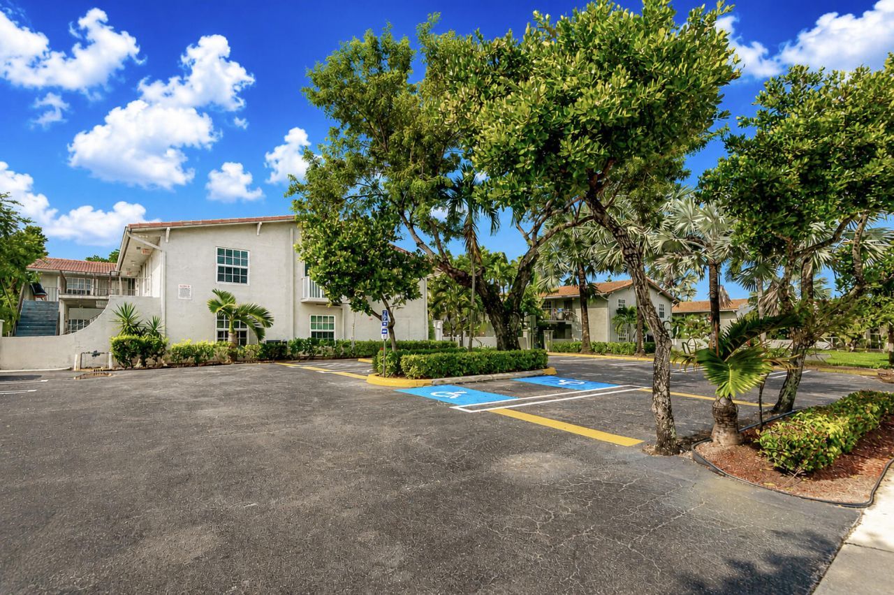 8706 W Sample Road, Unit 4, Coral Springs, FL 33065 Photo