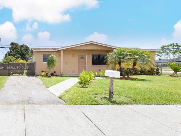 22345 SW 118th Ct , Miami, FL 33170